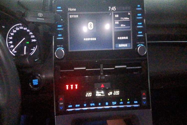 Used Toyota Avalon 2019 2.0L XLE Premium Edition China VI Audio And AC Panel