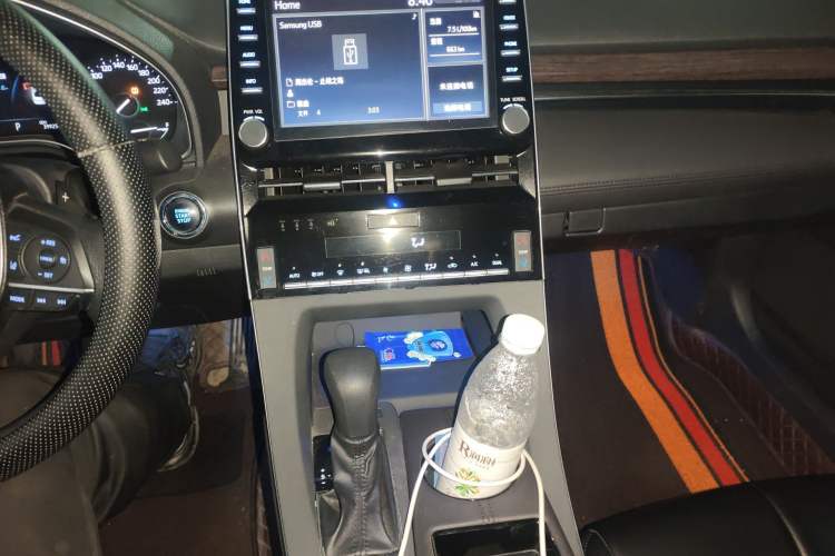Used Toyota Avalon 2019 2.5L Ambition Version China VI Standard Audio And AC Panel