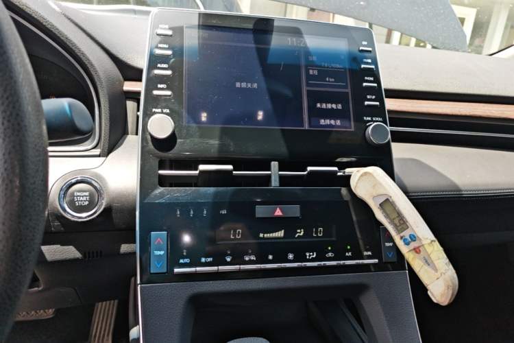 Used Toyota Avalon 2019 2.0L Ambition Edition China VI Audio And AC Panel