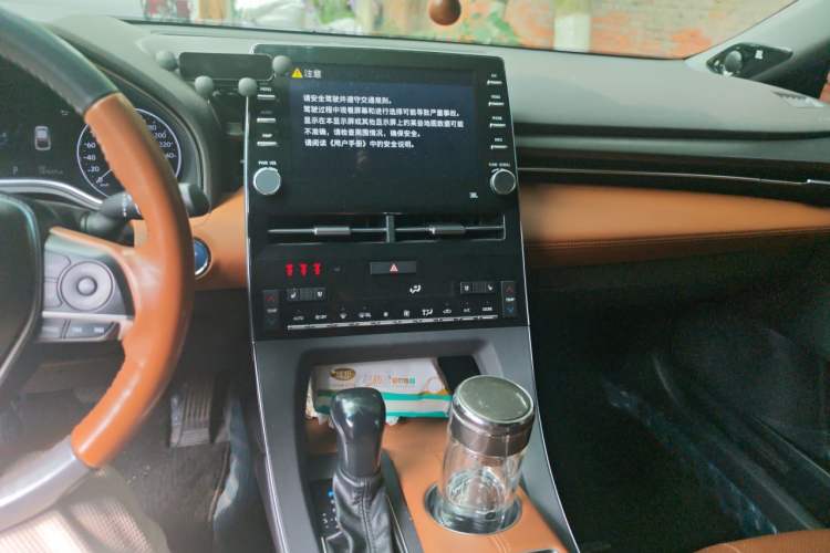 Used Toyota Avalon 2019 Dual-Engine 2.5L Limited Flagship Edition China VI Standard Audio And AC Panel