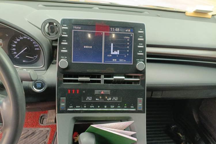 Used Toyota Avalon 2019 2.0L Ambition Edition China VI Audio And AC Panel