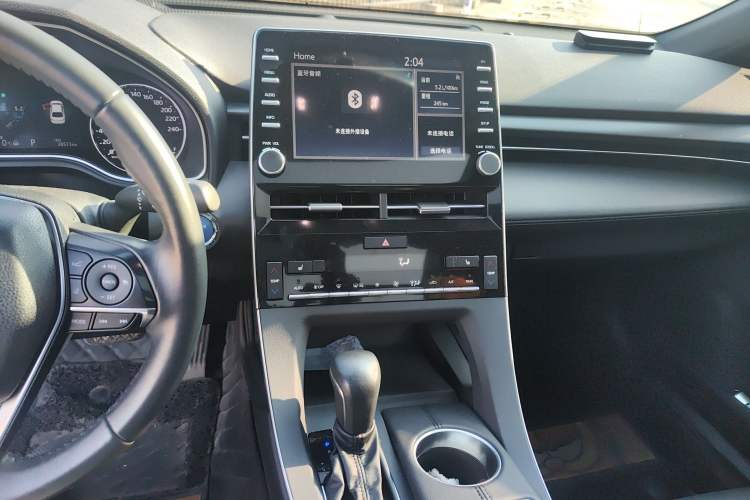 Used Toyota Avalon 2019 Dual-Engine 2.5L XLE Prestige Version China VI Standard Audio And AC Panel