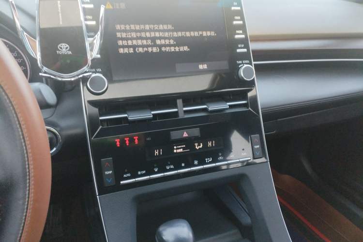 Used Toyota Avalon 2019 2.0L XLE Premium Edition China VI Audio And AC Panel