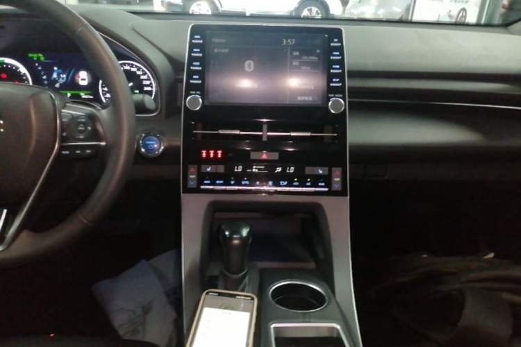 Used Toyota Avalon 2019 Dual-Engine 2.5L XLE Prestige Version China VI Standard Audio And AC Panel