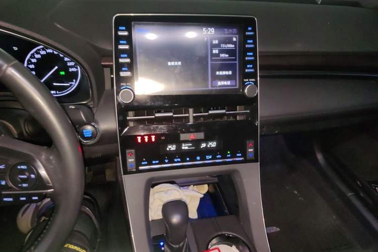 Used Toyota Avalon 2019 2.0L XLE Premium Edition China VI Audio And AC Panel