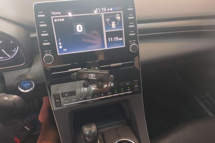 Used Toyota Avalon 2019 Dual-Engine 2.5L XLE Prestige Version China VI Standard Audio And AC Panel