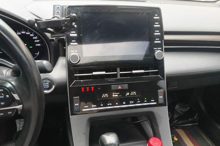 Used Toyota Avalon 2019 2.0L Luxury Edition China VI Standard Audio And AC Panel