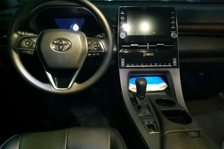 Used Toyota Avalon 2019 2.0L Ambition Edition China VI Center Console