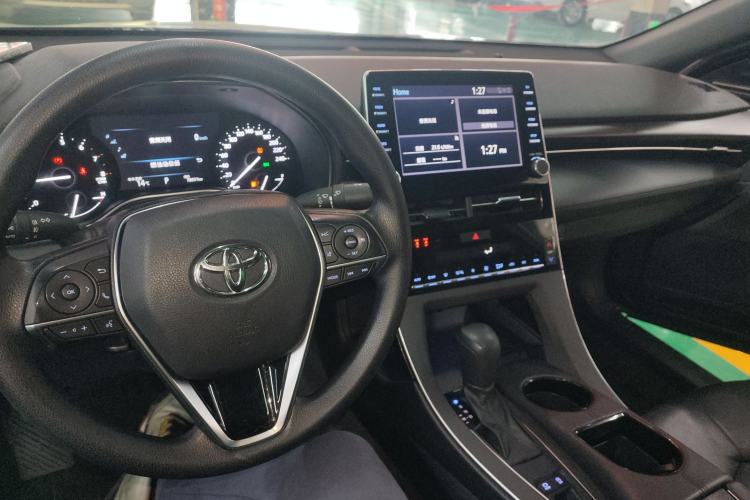 Used Toyota Avalon 2019 2.0L Ambition Edition China VI Center Console