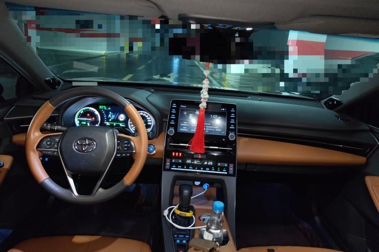 Used Toyota Avalon 2019 Dual-Engine 2.5L Limited Flagship Edition China VI Standard Center Console