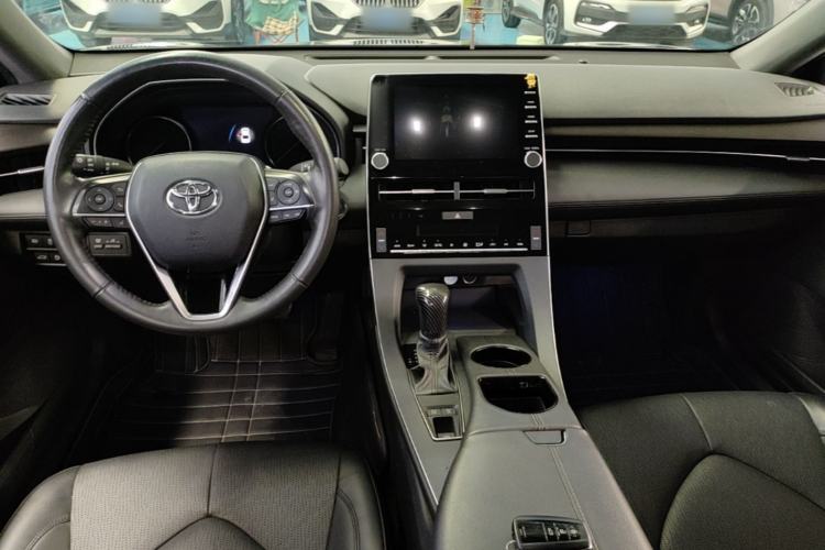 Used Toyota Avalon 2019 2.0L XLE Premium Edition China VI Center Console