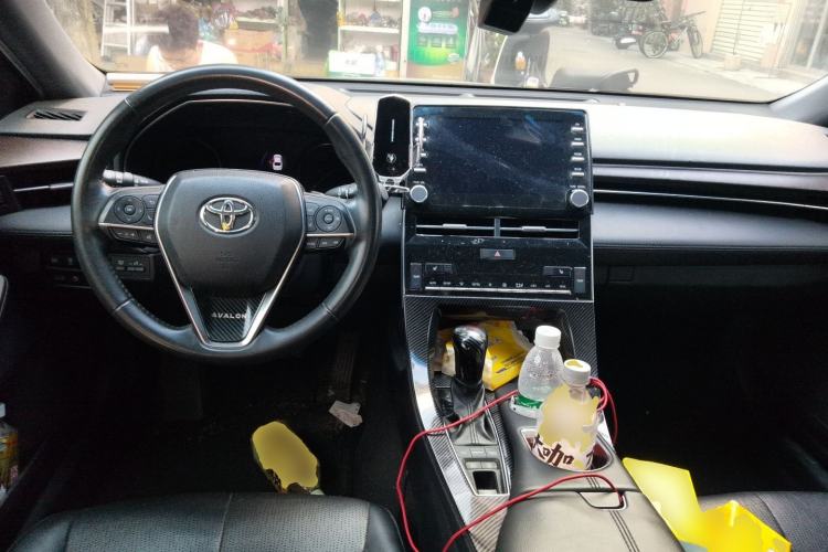 Used Toyota Avalon 2019 2.5L Touring Premium Version China VI Standard Center Console