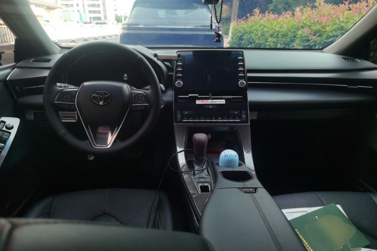 Used Toyota Avalon 2019 Dual-Engine 2.5L XLE Prestige Version China VI Standard Center Console