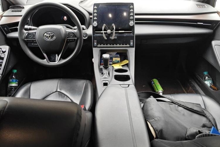 Used Toyota Avalon 2019 2.0L Ambition Edition China VI Center Console
