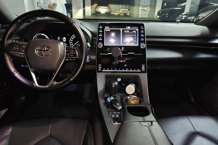 Used Toyota Avalon 2019 Dual-Engine 2.5L Luxury Edition China VI Standard Center Console