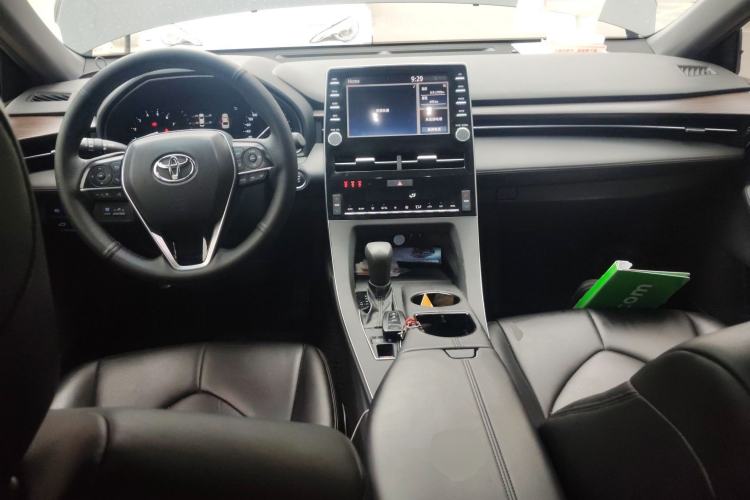 Used Toyota Avalon 2019 2.0L Ambition Edition China VI Center Console