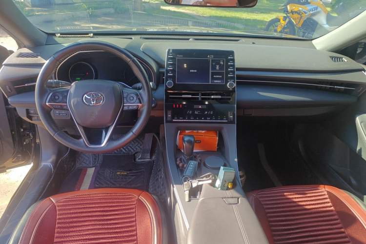 Used Toyota Avalon 2019 Dual-Engine 2.5L Luxury Edition China VI Standard Center Console