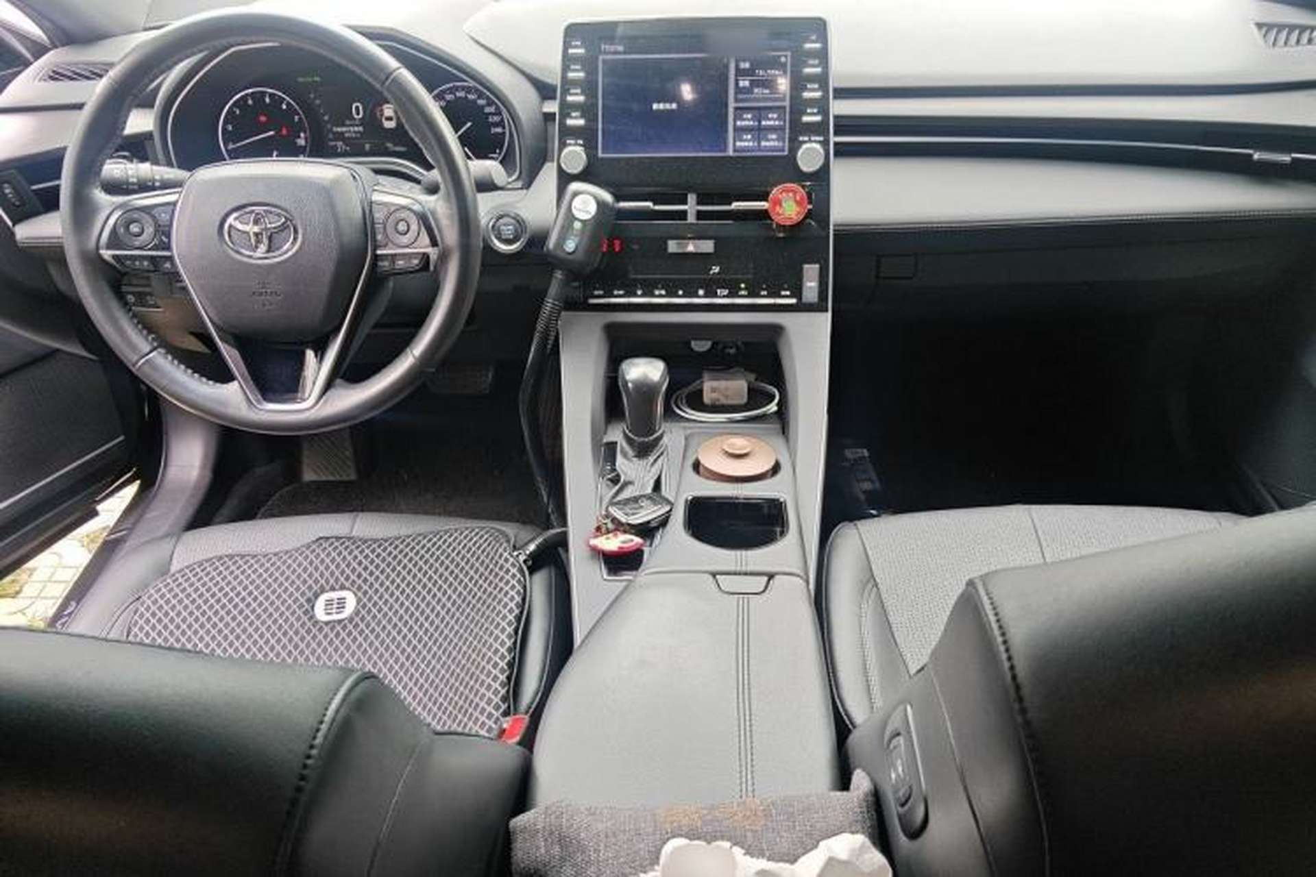 Used Toyota Avalon 2019 2.0L XLE Premium Edition China VI Center Console