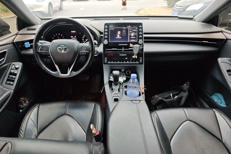 Used Toyota Avalon 2019 2.5L Ambition Version China VI Standard Center Console