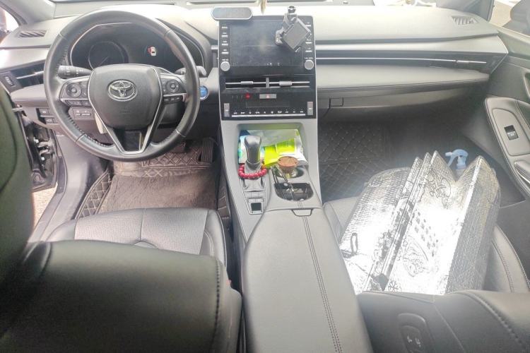 Used Toyota Avalon 2019 Dual-Engine 2.5L Luxury Edition China VI Standard Center Console