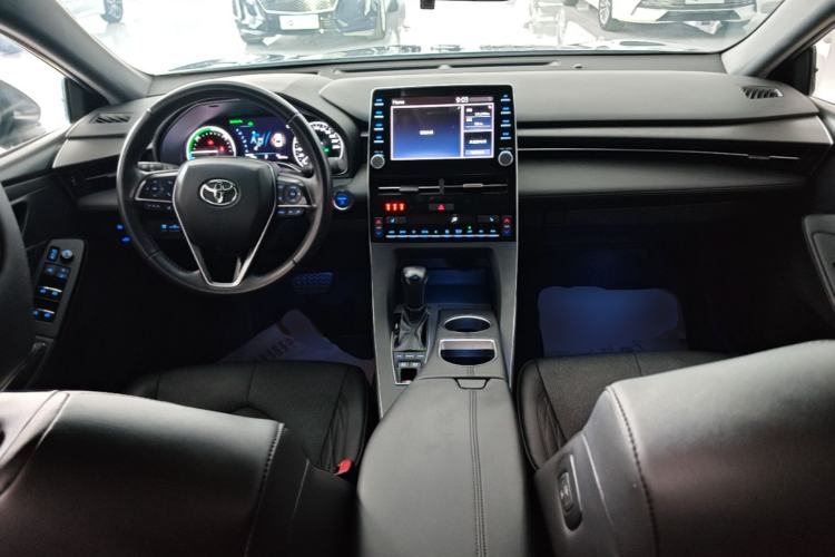 Used Toyota Avalon 2019 Dual-Engine 2.5L XLE Prestige Version China VI Standard Center Console
