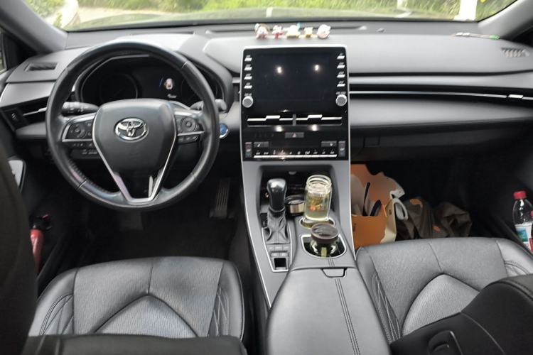 Used Toyota Avalon 2019 Dual-Engine 2.5L XLE Prestige Version China VI Standard Center Console