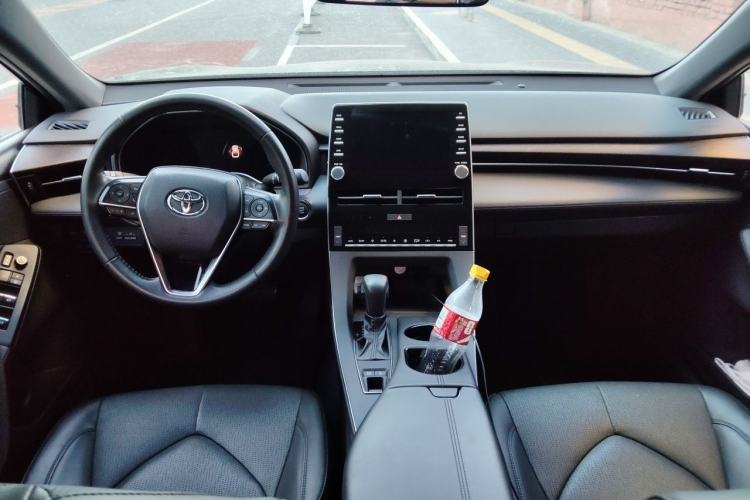 Used Toyota Avalon 2019 2.0L Luxury Edition China VI Standard Center Console