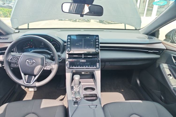 Used Toyota Avalon 2019 2.0L Ambition Edition China VI Center Console