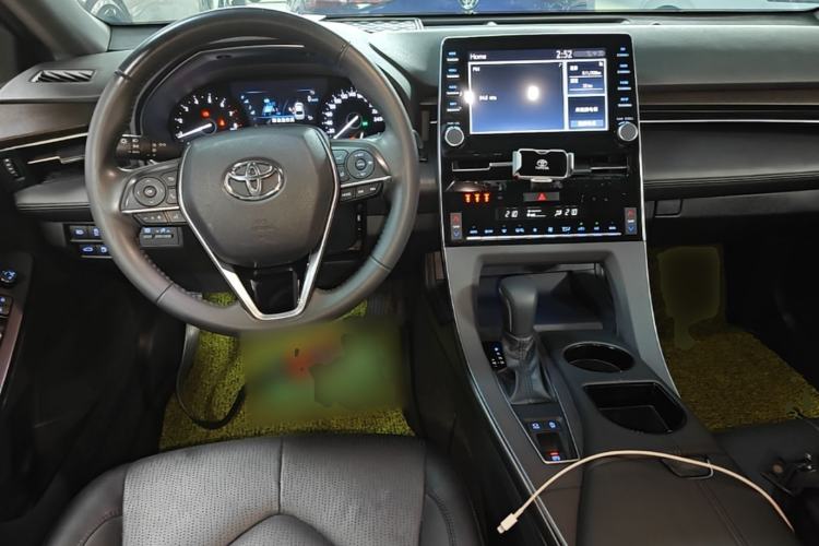 Used Toyota Avalon 2019 2.0L Luxury Edition China VI Standard Center Console