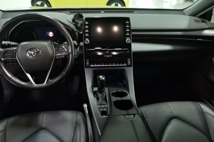 Used Toyota Avalon 2019 Dual-Engine 2.5L Luxury Edition China VI Standard Center Console