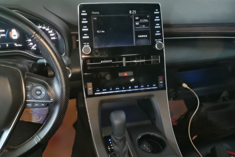 Used Toyota Avalon 2019 2.0L Ambition Edition China VI Center Console