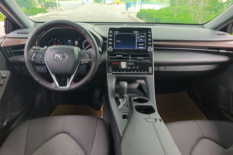 Used Toyota Avalon 2019 2.0L Ambition Edition China VI Center Console