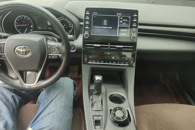 Used Toyota Avalon 2019 2.5L Touring Premium Version China VI Standard Center Console