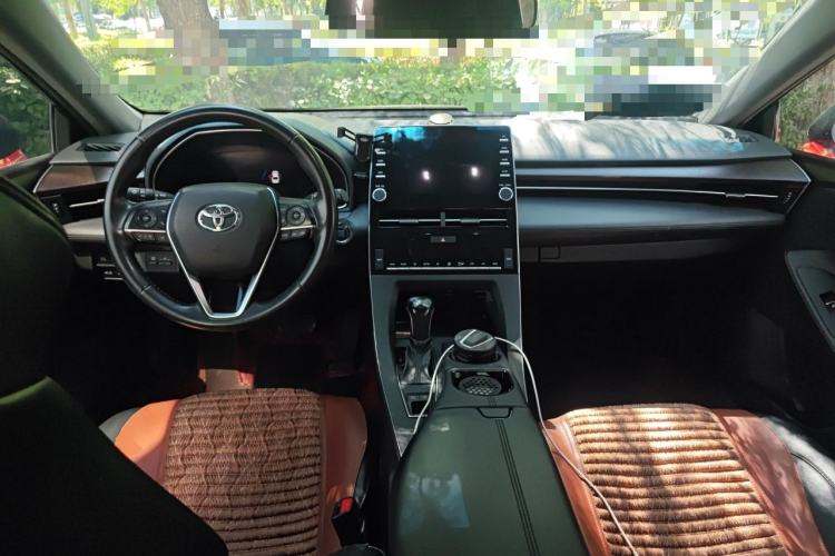 Used Toyota Avalon 2019 2.0L Luxury Edition China VI Standard Center Console