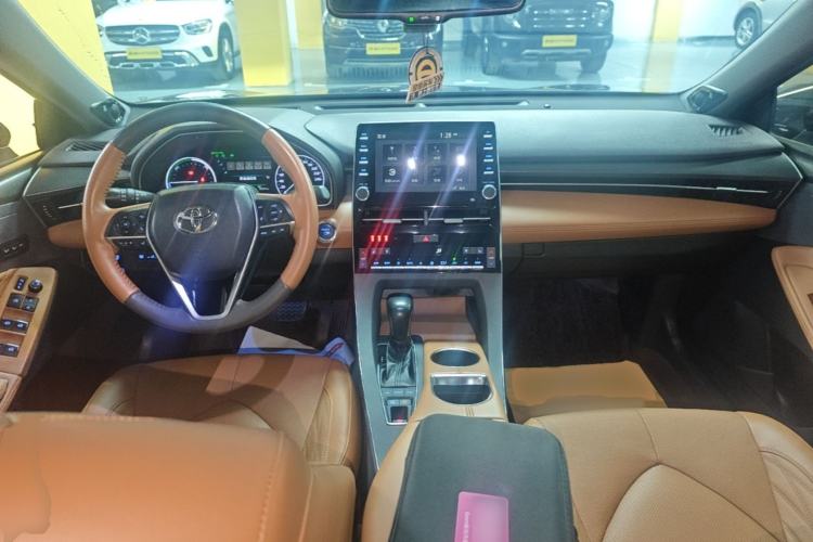 Used Toyota Avalon 2019 Dual-Engine 2.5L Limited Flagship Edition China VI Standard Center Console