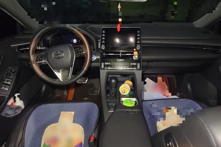 Used Toyota Avalon 2019 Dual-Engine 2.5L XLE Prestige Version China VI Standard Center Console