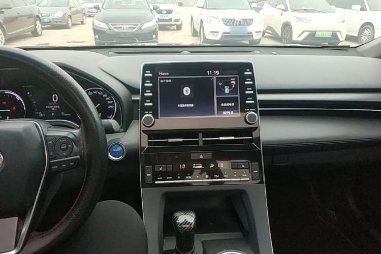 Used Toyota Avalon 2019 Dual-Engine 2.5L XLE Prestige Version China VI Standard Center Console