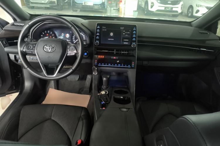 Used Toyota Avalon 2019 2.0L Luxury Edition China VI Standard Center Console