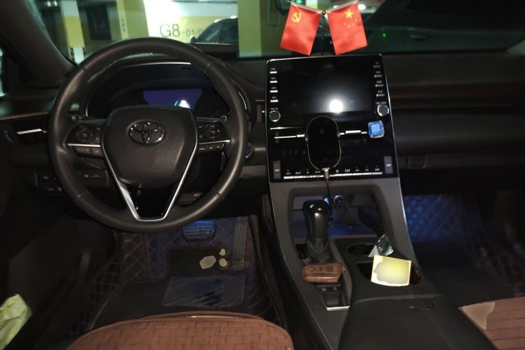 Used Toyota Avalon 2019 2.0L Luxury Edition China VI Standard Center Console