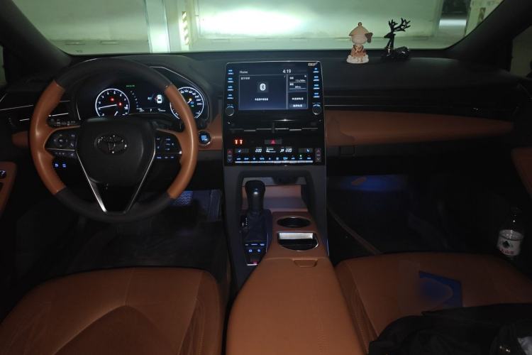 Used Toyota Avalon 2019 2.5L Touring Premium Version China VI Standard Center Console