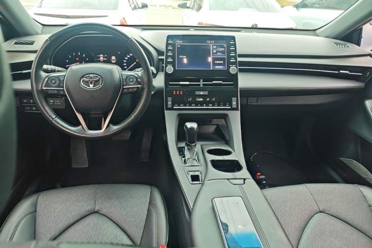 Used Toyota Avalon 2019 2.0L Luxury Edition China VI Standard Center Console