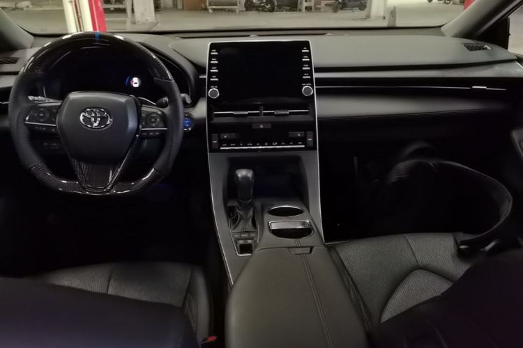Used Toyota Avalon 2019 Dual-Engine 2.5L XLE Prestige Version China VI Standard Center Console