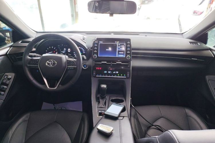 Used Toyota Avalon 2019 2.0L Luxury Edition China VI Standard Center Console