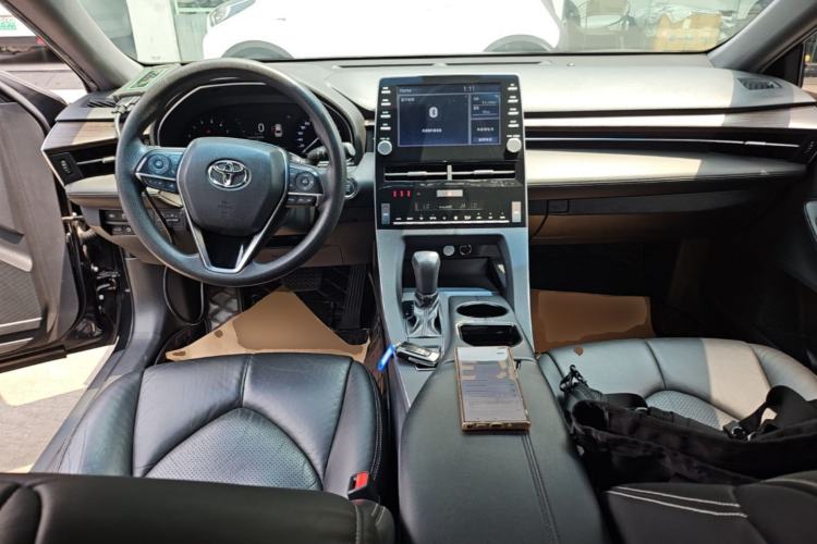 Used Toyota Avalon 2019 2.0L Ambition Edition China VI Center Console
