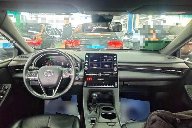 Used Toyota Avalon 2019 2.0L Luxury Edition China VI Standard Center Console