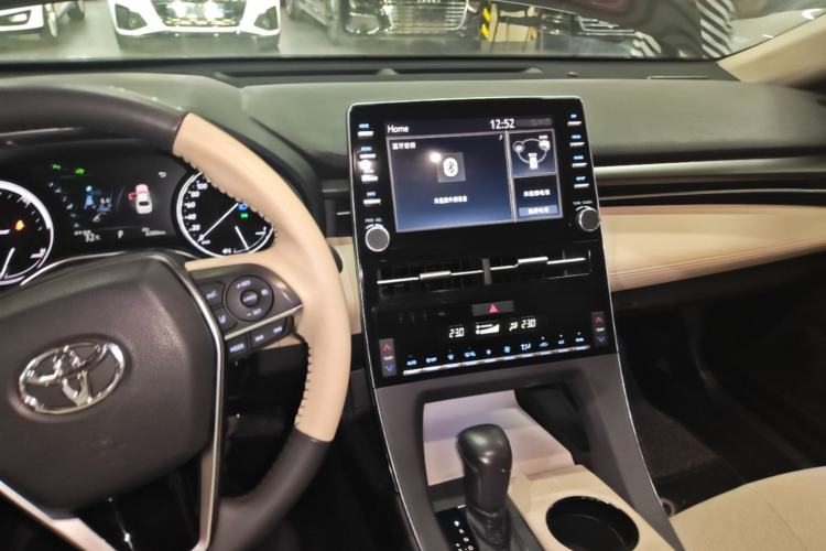 Used Toyota Avalon 2019 Dual-Engine 2.5L Luxury Edition China VI Standard Center Console