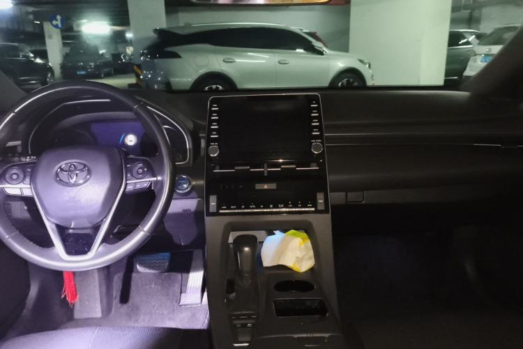 Used Toyota Avalon 2019 Dual-Engine 2.5L Luxury Edition China VI Standard Center Console