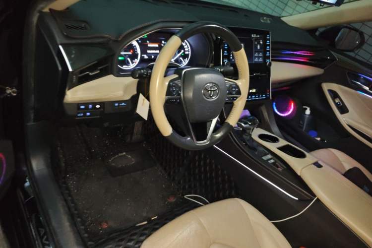 Used Toyota Avalon 2019 Dual-Engine 2.5L Luxury Edition China VI Standard Center Console
