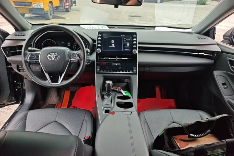 Used Toyota Avalon 2019 2.0L XLE Premium Edition China VI Center Console