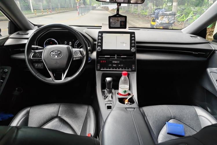 Used Toyota Avalon 2019 Dual-Engine 2.5L Luxury Edition China VI Standard Center Console